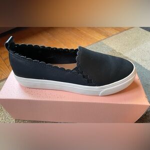 Crown vintage Thilanna slip-on sneaker size 6.5